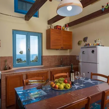Holiday House Mamma Mia בית נופש קורצולה